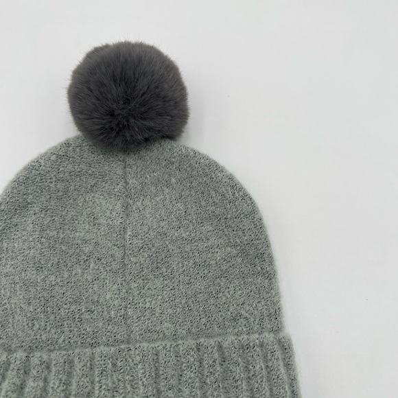 Top Paw Gray Soft L/XL Dog Pom Pom Balls Beanie Pet Cap Hat Tassels Winter NWOT - Picture 3 of 5
